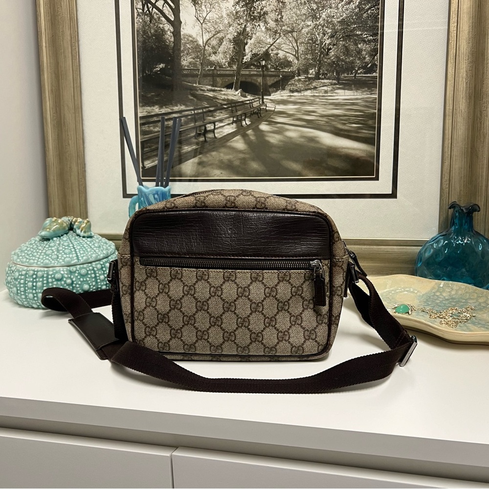Gucci GG Supreme leather shoulder crossbody camera handbag purse 100% authentic